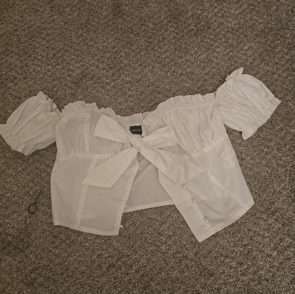 PrettyLittleThing White Puff Sleeve Crop Blouse